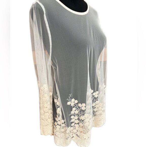 UltraFlirt ivory mesh long bell sleeve top with scalloped embroidered trim sz M - Picture 5 of 7